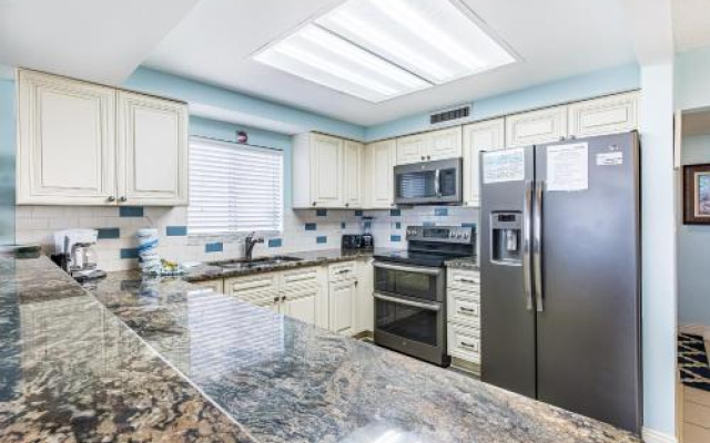 Shoreline Towers 3061