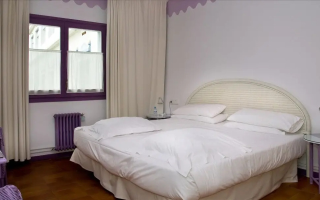 Hotel César