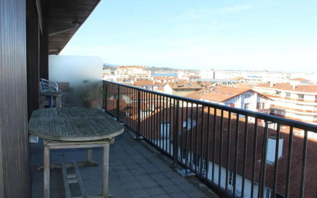 Gambetta 2 Avec Les Cles De Saint Jean De Luz