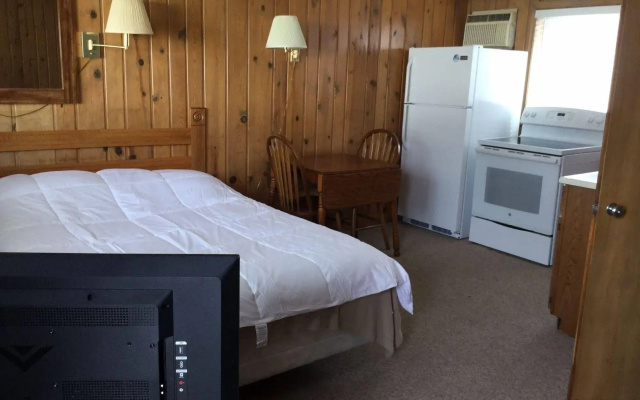 Waters Edge Motel