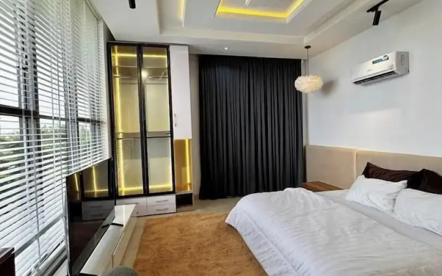 7even Suites