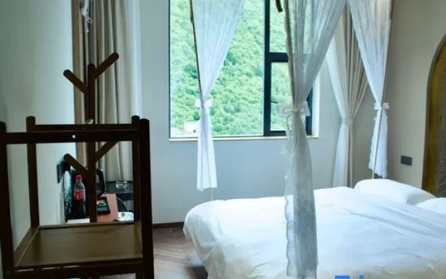 Yiran Homestay (Kangding Xinyulin)