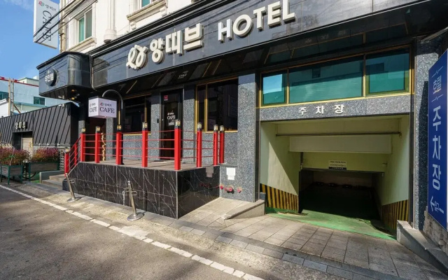 hotelImage