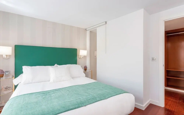 Cozy 2BD Duplex With Private Patio Plaza Nueva II Sevilla