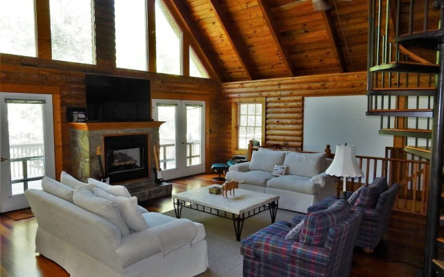 Lazy Bear Lodge