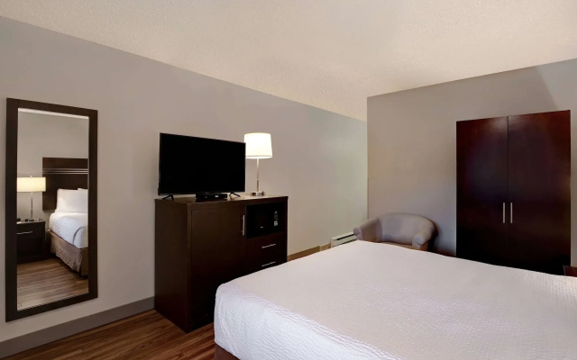 Days Inn by Wyndham Vernon