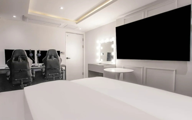 C-line Hotel