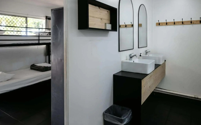 Nomads Noosa Backpackers Hostel