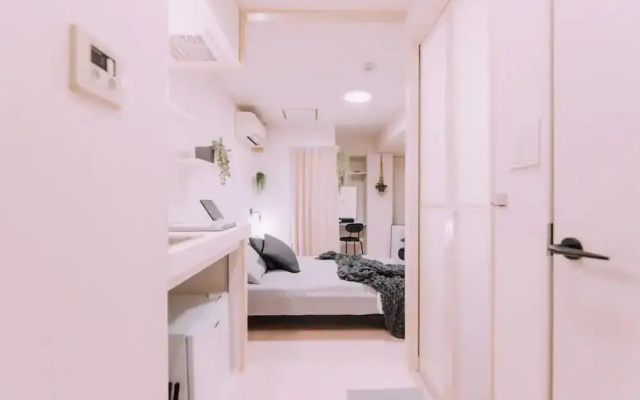 Minimalist Loft 405