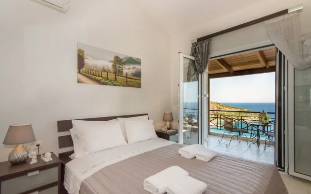 Coastal Paradise Found - Komis Private Pool Gem