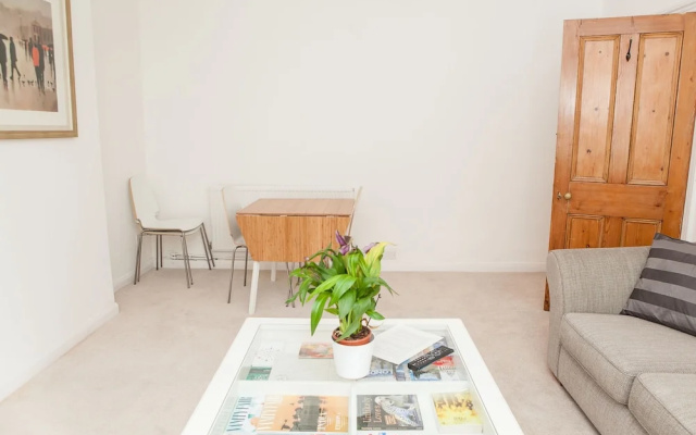 Lovely 1 Bed Self-Contained Flat in Greenwich
