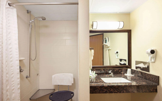 AmericInn by Wyndham Ashland