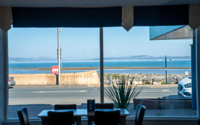 Strathmore Hotel