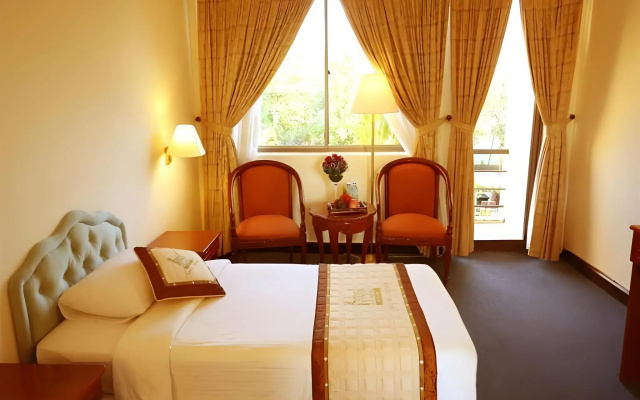Royal Hotel