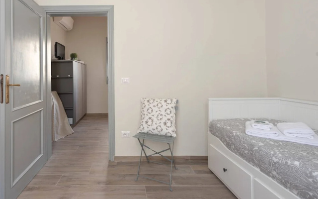 Sanzanobi Apartment