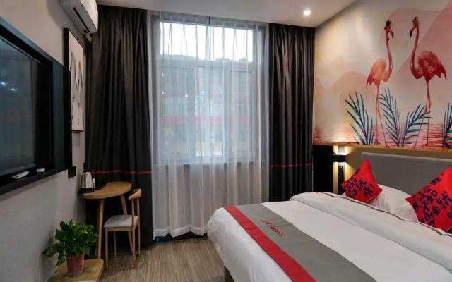 Jun Hotel Shanxi Xinzhou Pianguan County Bus Station
