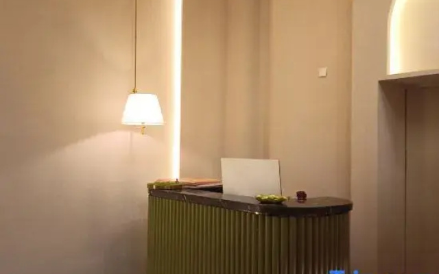 Tongqi Lanting Hotel (Fucheng District Yuewang Tower)
