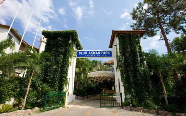 Отель Larissa Akman Park вид на фасад