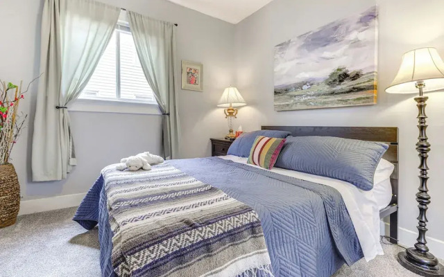 Dog-friendly Dayton Home: 1 Mi to Downtown!
