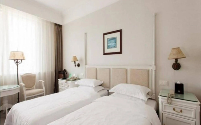 Golden Coast  Lawton Hotel