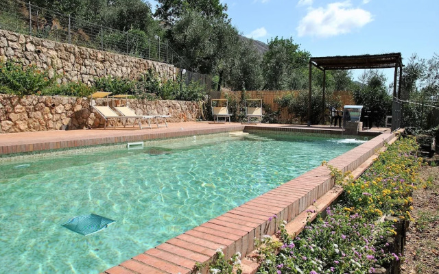 Holiday House for 6 Persons, With Swimming Pool