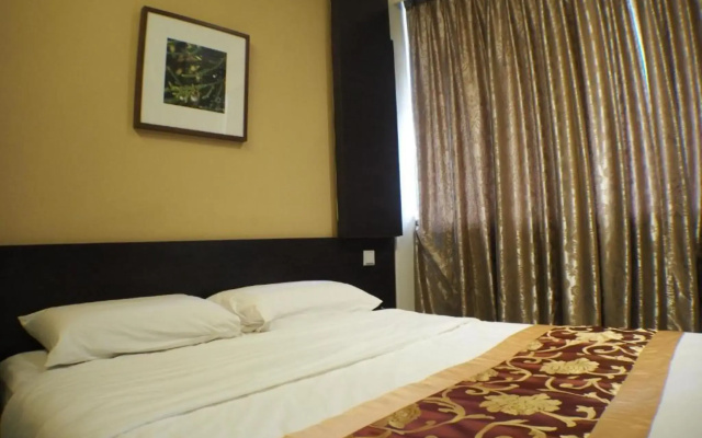 Broadway Hotel
