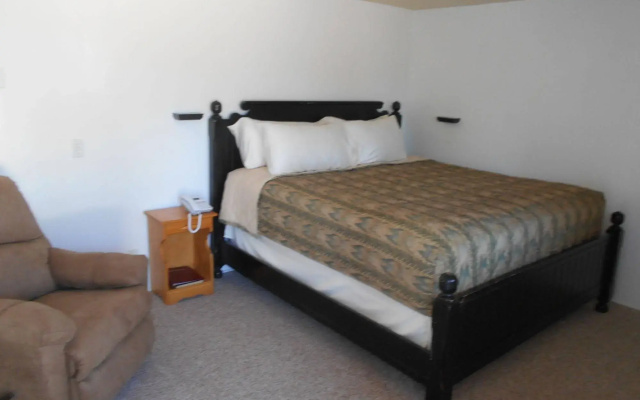 Super Saver Inn