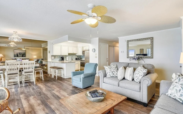 Harbour Island 403l 2 Bedroom Condo by RedAwning