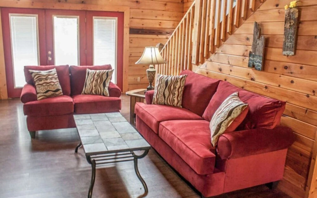 17 Honeysuckle Lodge - 5 Br Cabin