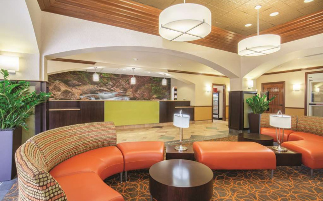 La Quinta Inn & Suites Bentonville