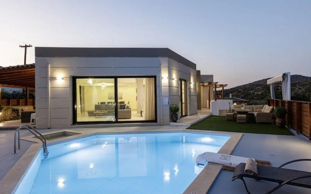 Villa Chnaris - Private Pool and Sauna