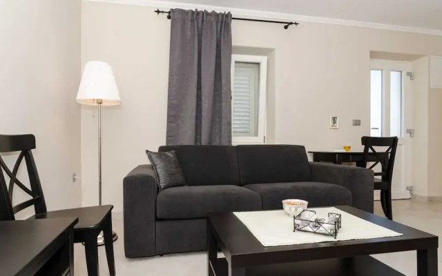 Apartments Gaura - One-bedroom Apartment With Terrace