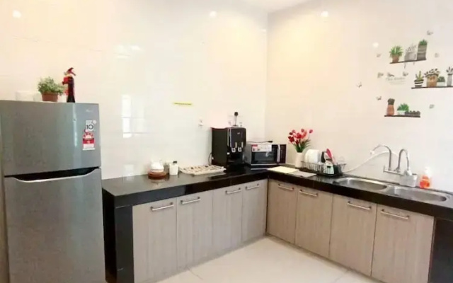 Tropical Livings Meru Ipoh Homestay