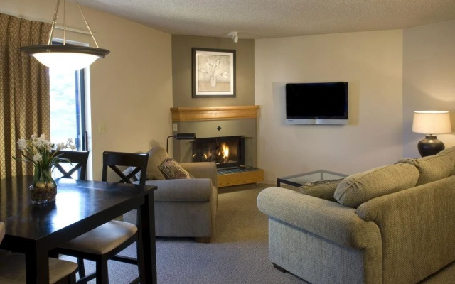 The Commons Hotel & Suites - Denver Tech Center