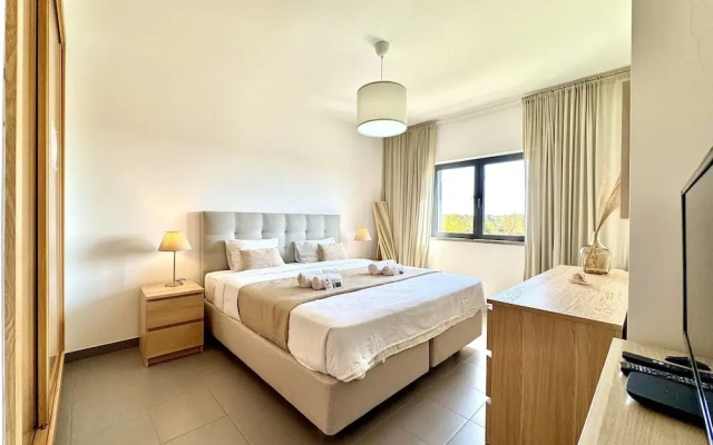 P RA SEA View With Pool by Homing