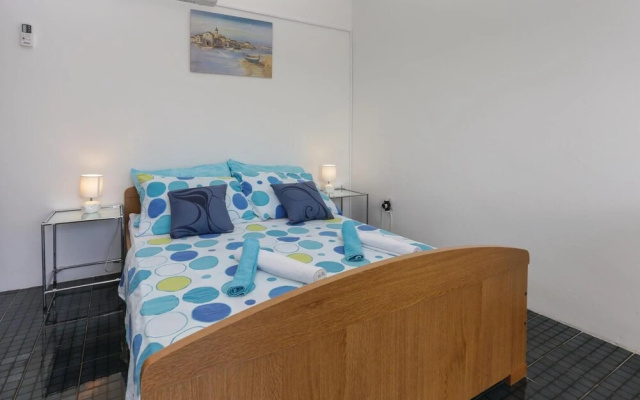 Nice Home in Okrug Donji With Wifi and 3 Bedrooms