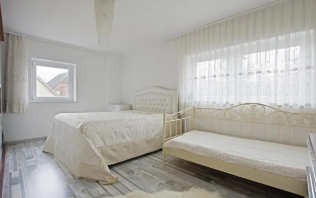5287 Private Rooms