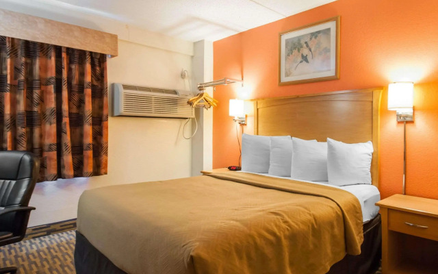 Econo Lodge Kansas City Downtown North