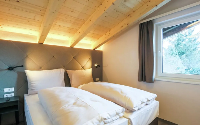 Lush Apartment in Kaprun with Sauna, Hot Tub & Views