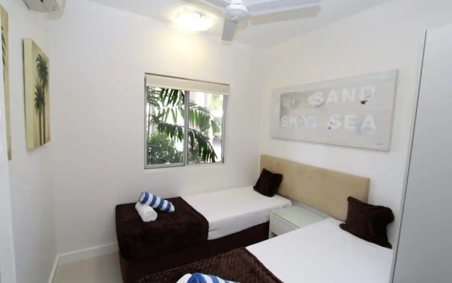 Beachside Apartment 5