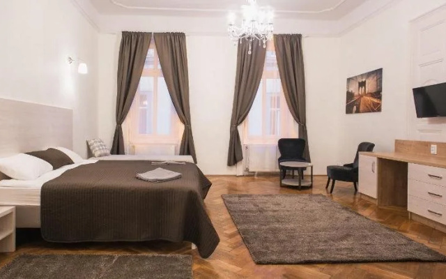 Ozone Private Rooms And Hostel