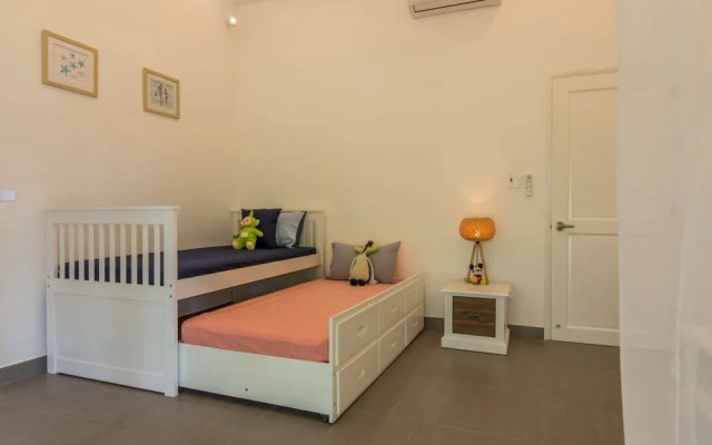 Cashew Cashew Villa
