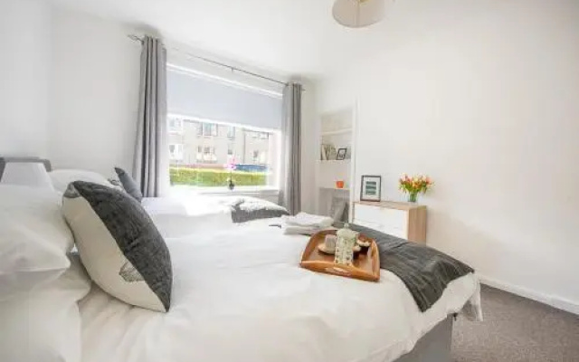 Hls Ashgrove Apartment