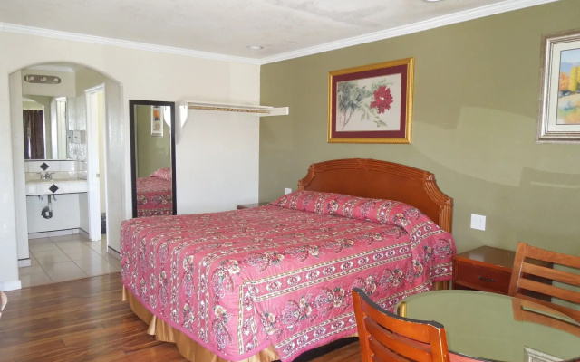 Castaway Motel
