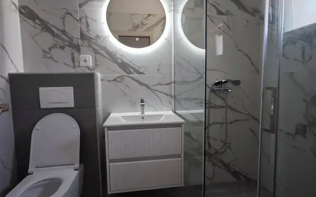 Luna Apartments