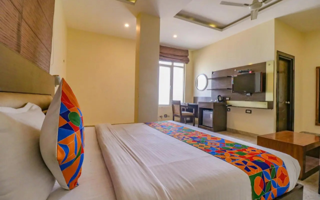FabHotel Narula