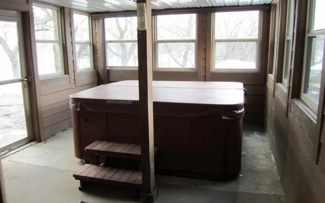 Moose Tracks Lodge