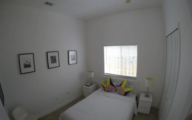 Aventura Home by Flatsaway