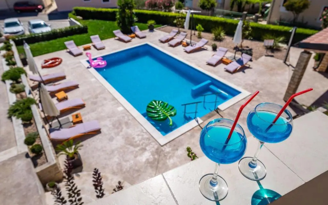 Merita Apartments