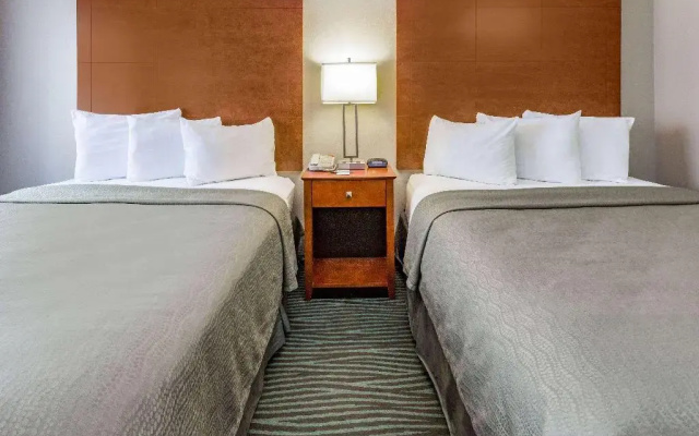 Americinn Des Moines-airport